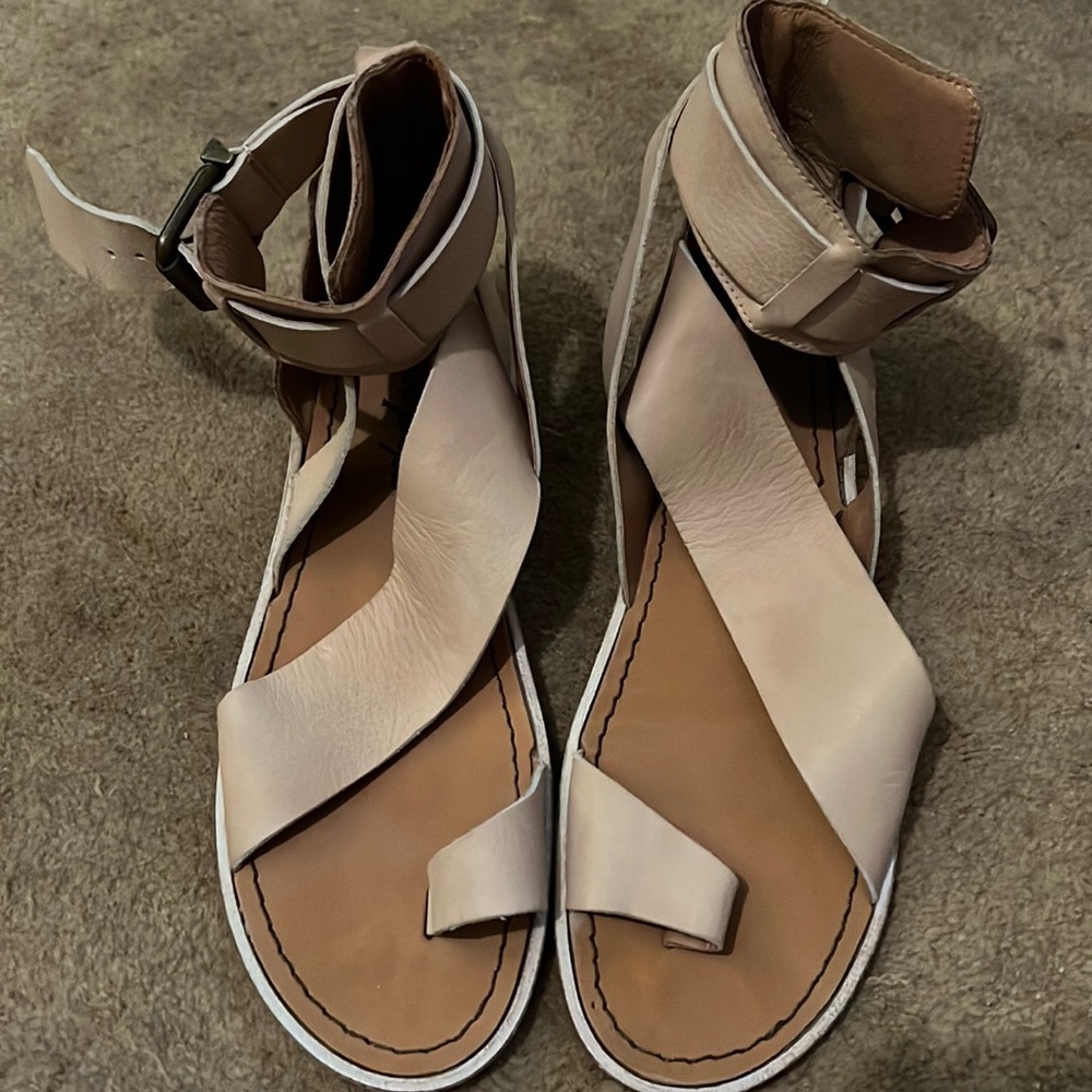 Free People sandal, tan. Size 37. Never worn